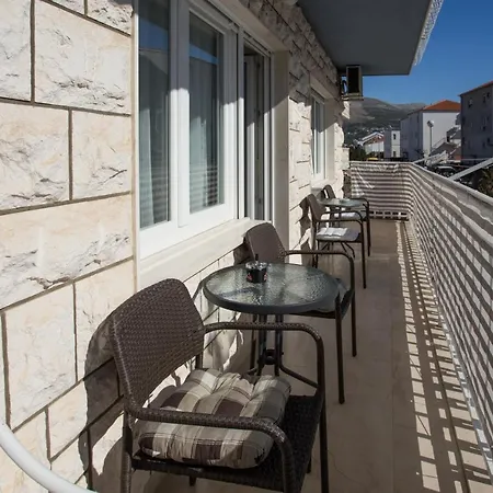 Blaz Apartament *